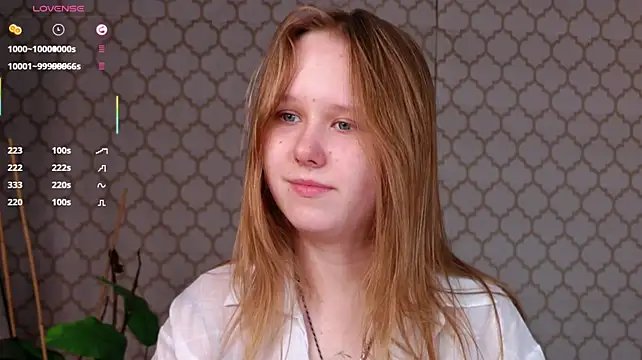 VoidElaris live cam on StripChat