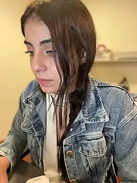 hannacruzsjr (F young) - Show boobs