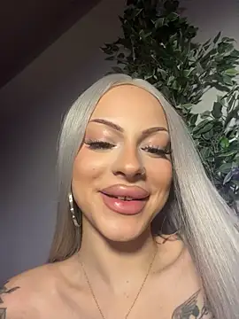 DollyRuby live cam on StripChat