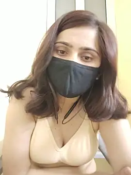 aravi4 live cam on StripChat