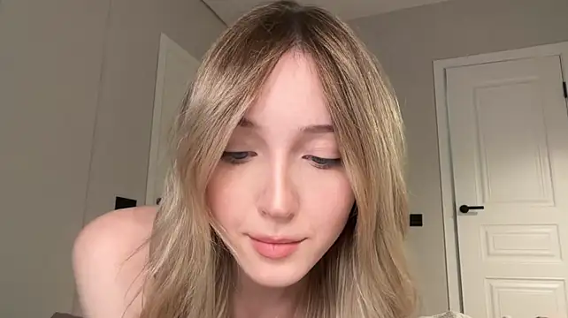 Kattie_Petite live sex cam