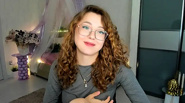 SereneFlame live cam on StripChat