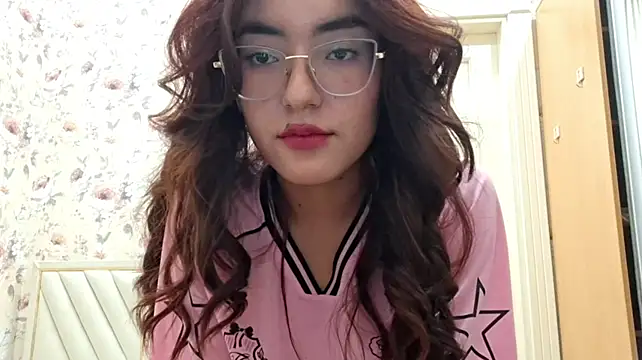Mira_ra live cam on StripChat