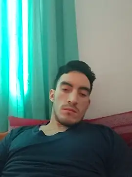TommyMomentum live cam on StripChat