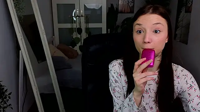 melanievirelle (F teen) - Show my ass in panties