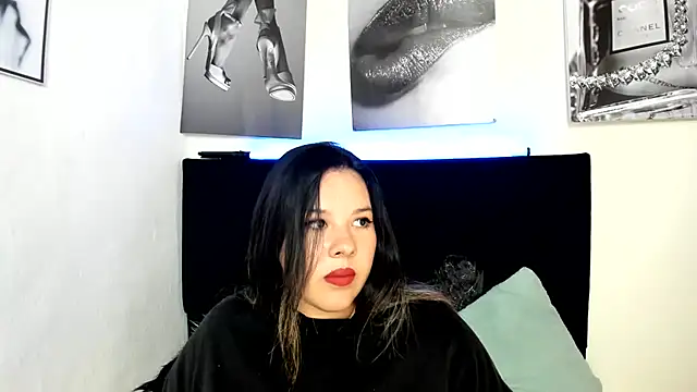 LinaBrowm webcam