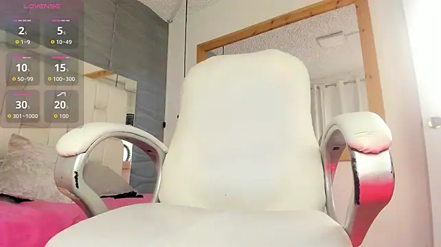 sally_hot18