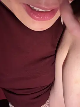 Lyly20- live sex cam