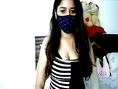 Gloie4u live cam on StripChat