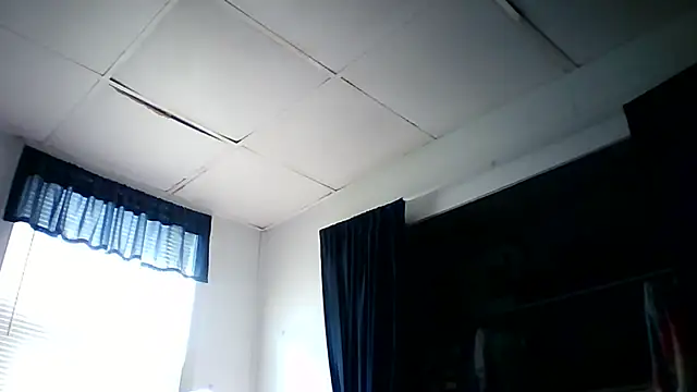starlight1983 live cam on StripChat