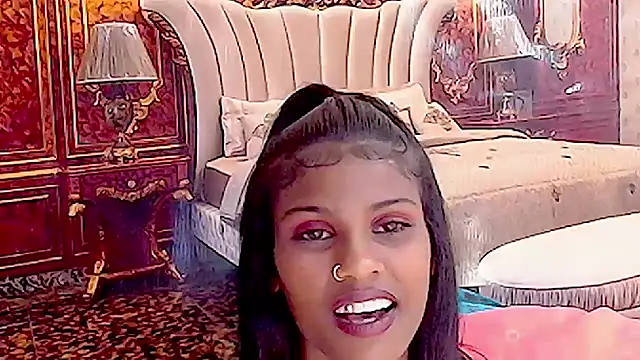 IndianSilkySpice live cam on StripChat