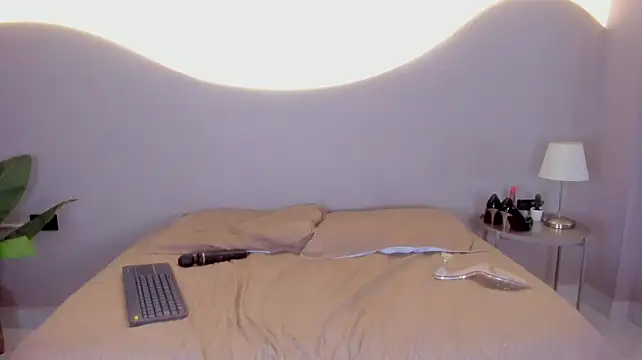 ainaah_ live cam on StripChat