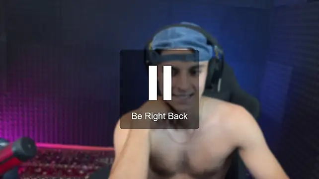 Hols_20 live cam on StripChat