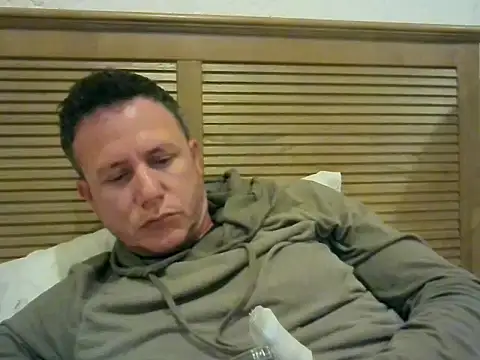 TroyDieselXXX live cam on StripChat