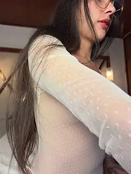 SaraSeduce7 live cam on StripChat