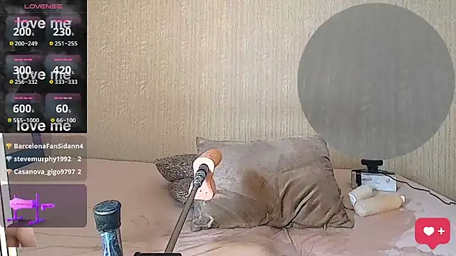 _Vika4you_ live cam on StripChat
