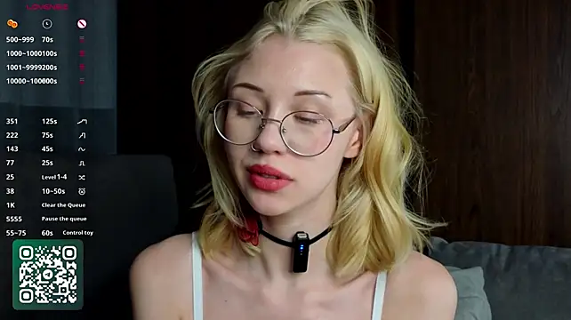 MaryAllston live cam on StripChat