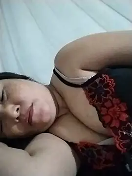 NAAYA8190 live cam on StripChat