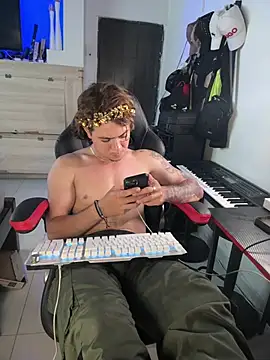AngelLatinBoy live cam on StripChat