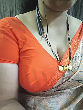 bhuvana_555 live cam on StripChat