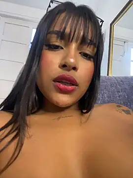 Mariangel_11 live cam on StripChat