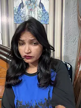 Priyaa_1433 live cam on StripChat