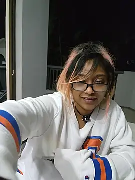 Indianbrownie live cam on StripChat