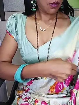 Deepa_kannadatelugu live cam on StripChat