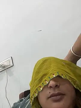 Miss_kanika76 live cam on StripChat