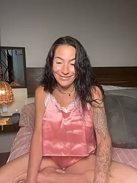 Charlieinparadise live cam on StripChat