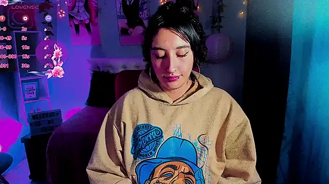 Megan_Reeves live cam on StripChat