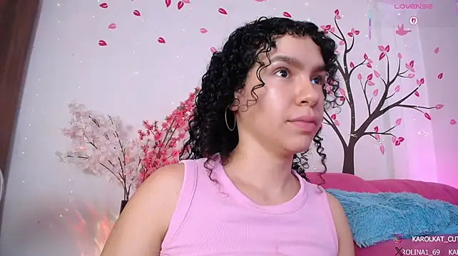 Karolina_1 live cam on StripChat
