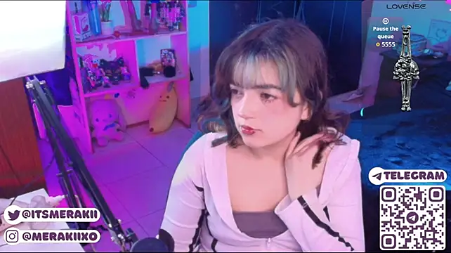 meraki_fraise live cam on StripChat