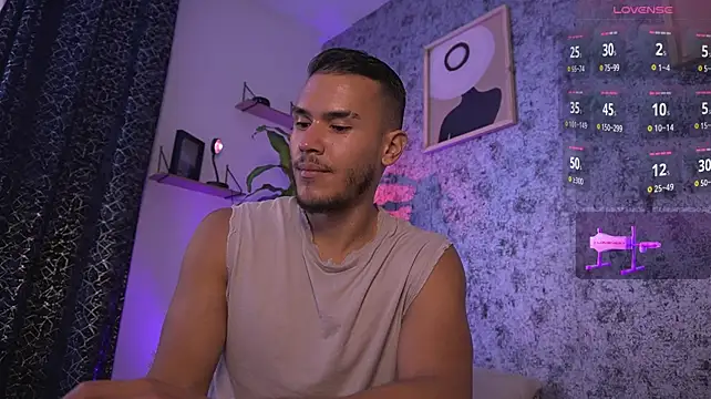 MarkSantozz live cam on StripChat