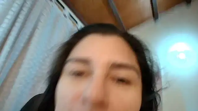 LUCYMILF_SEXY live cam on StripChat