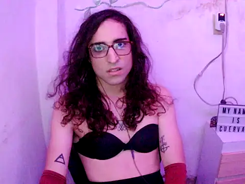 LaCuerva19 live cam on StripChat