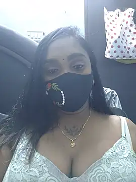 Shalini8687 live cam on StripChat