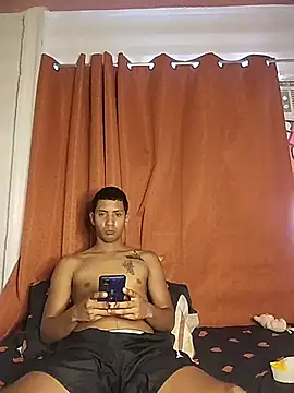 Master_Boy33 live cam on StripChat