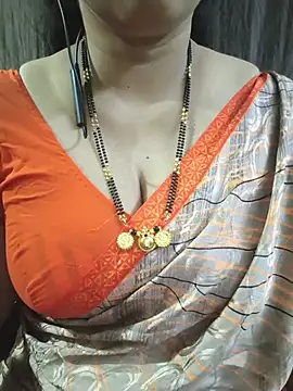 bhuvana_555 live cam on StripChat