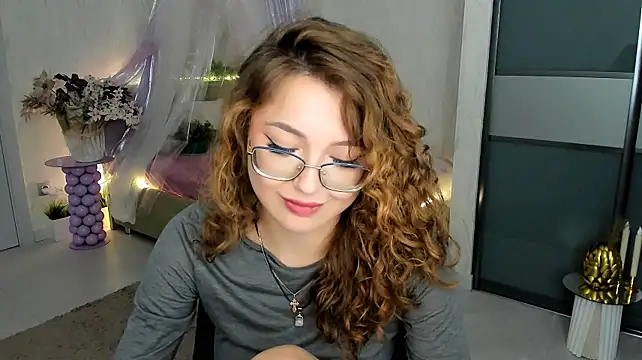 SereneFlame live cam on StripChat