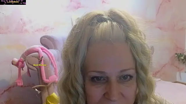 Penelope_Pinky live cam on StripChat
