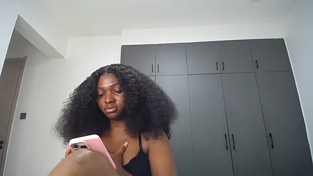 Pretty_Liya08 live cam on StripChat