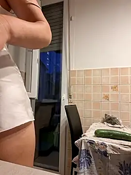 Alaska-perla live cam on StripChat