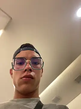 Andres_boy252's live cam