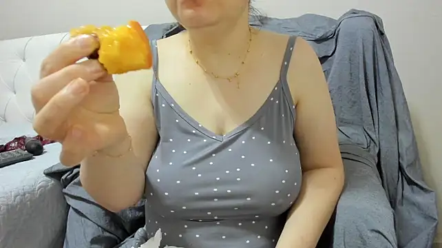 SibelLover live cam on StripChat