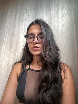 Gia_Mazzon live cam on StripChat