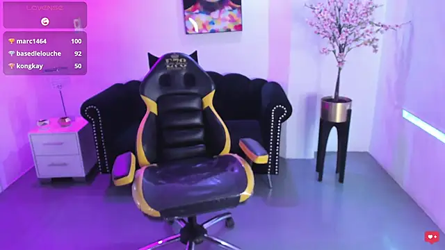 Victoria__doll webcam