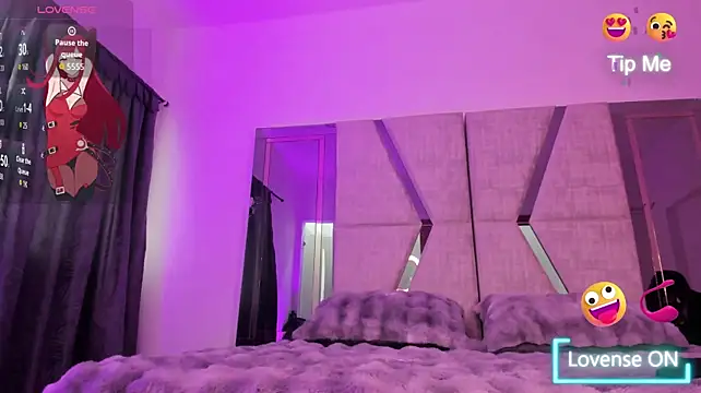 CarolineFyre webcam
