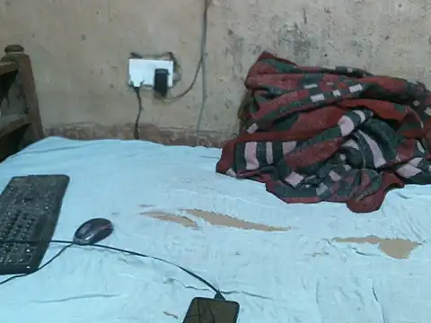 cute_naimah webcam