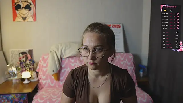 Miatiny live cam on StripChat